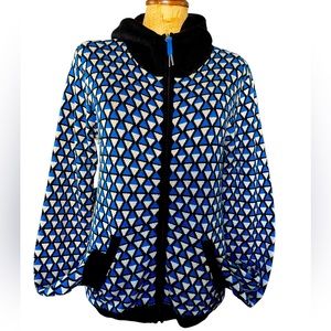 Bench zip front cardigan.hooded. Pockets. Ribbing at waist and cuffs.Wmns Large